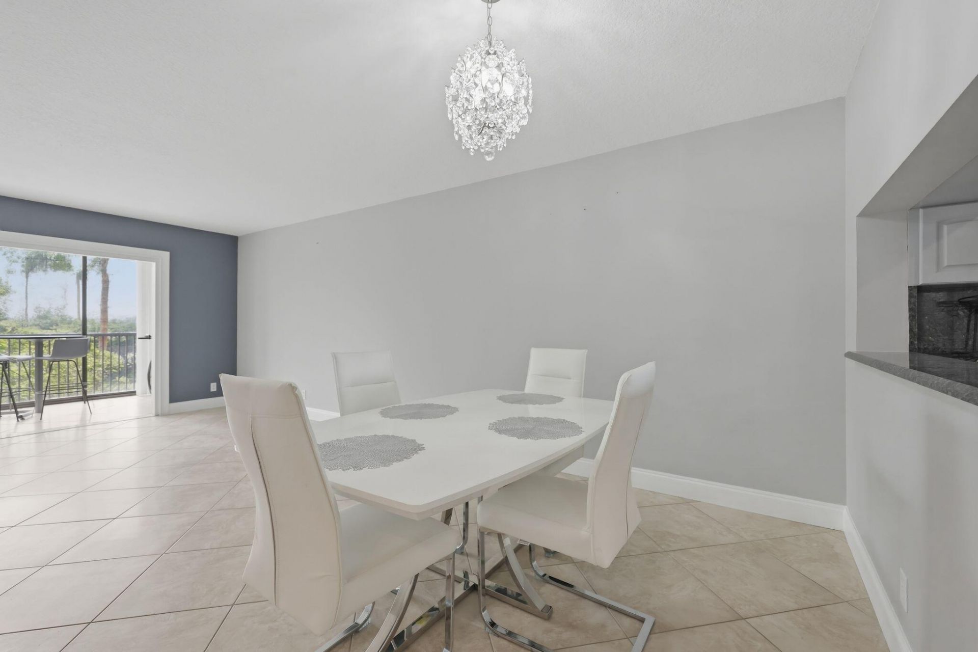 2206 S Cypress Bend Drive, Unit 401, Pompano Beach, FL 33069 Photo