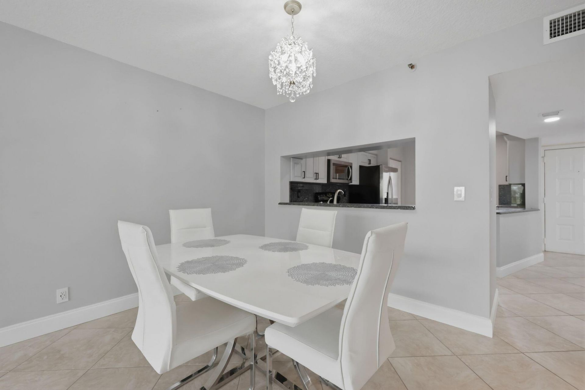 2206 S Cypress Bend Drive, Unit 401, Pompano Beach, FL 33069 Photo