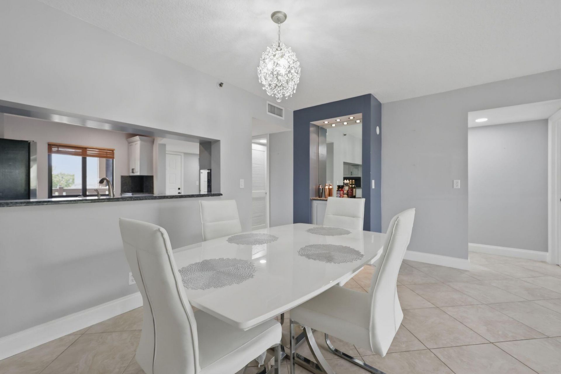 2206 S Cypress Bend Drive, Unit 401, Pompano Beach, FL 33069 Photo