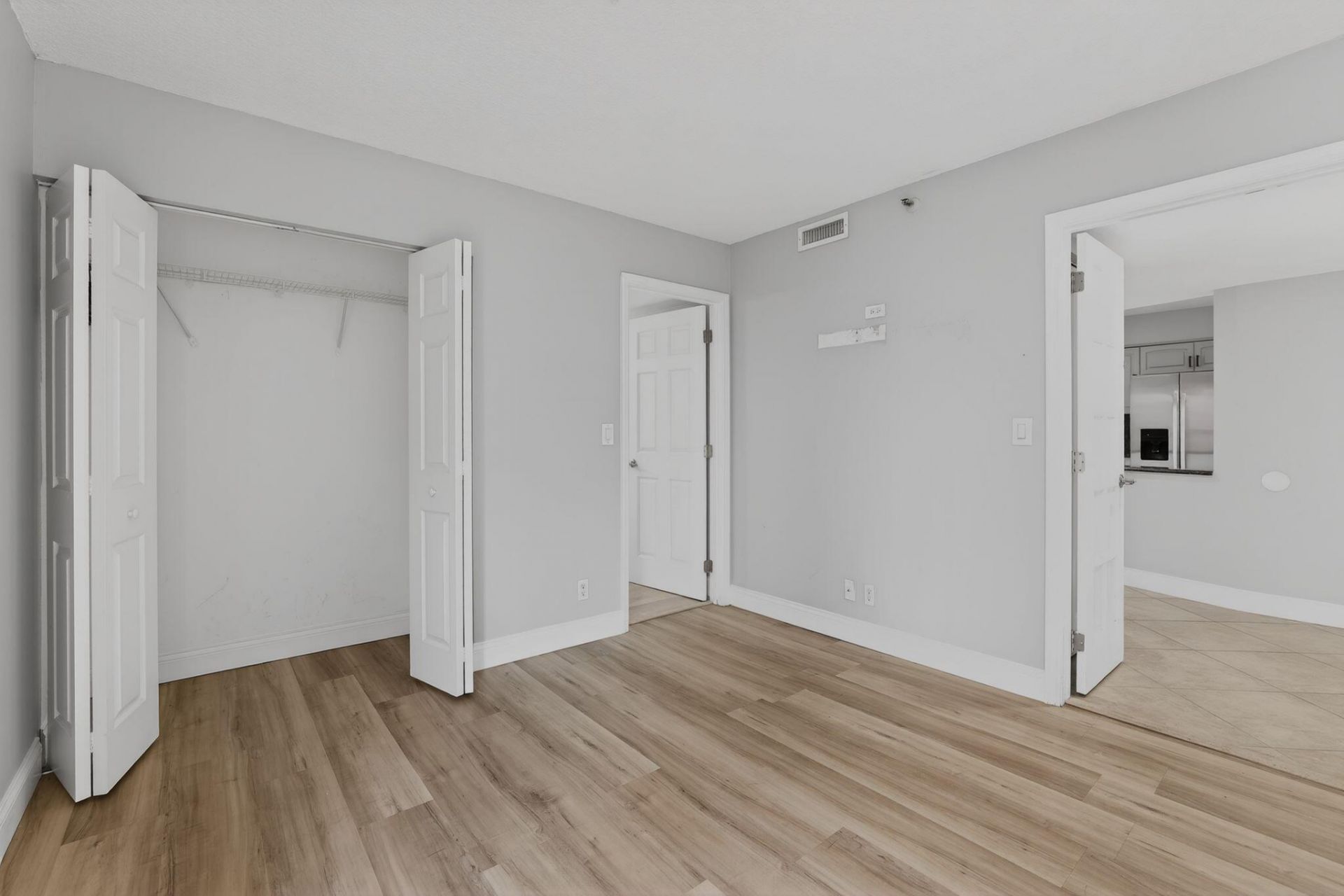 2206 S Cypress Bend Drive, Unit 401, Pompano Beach, FL 33069 Photo