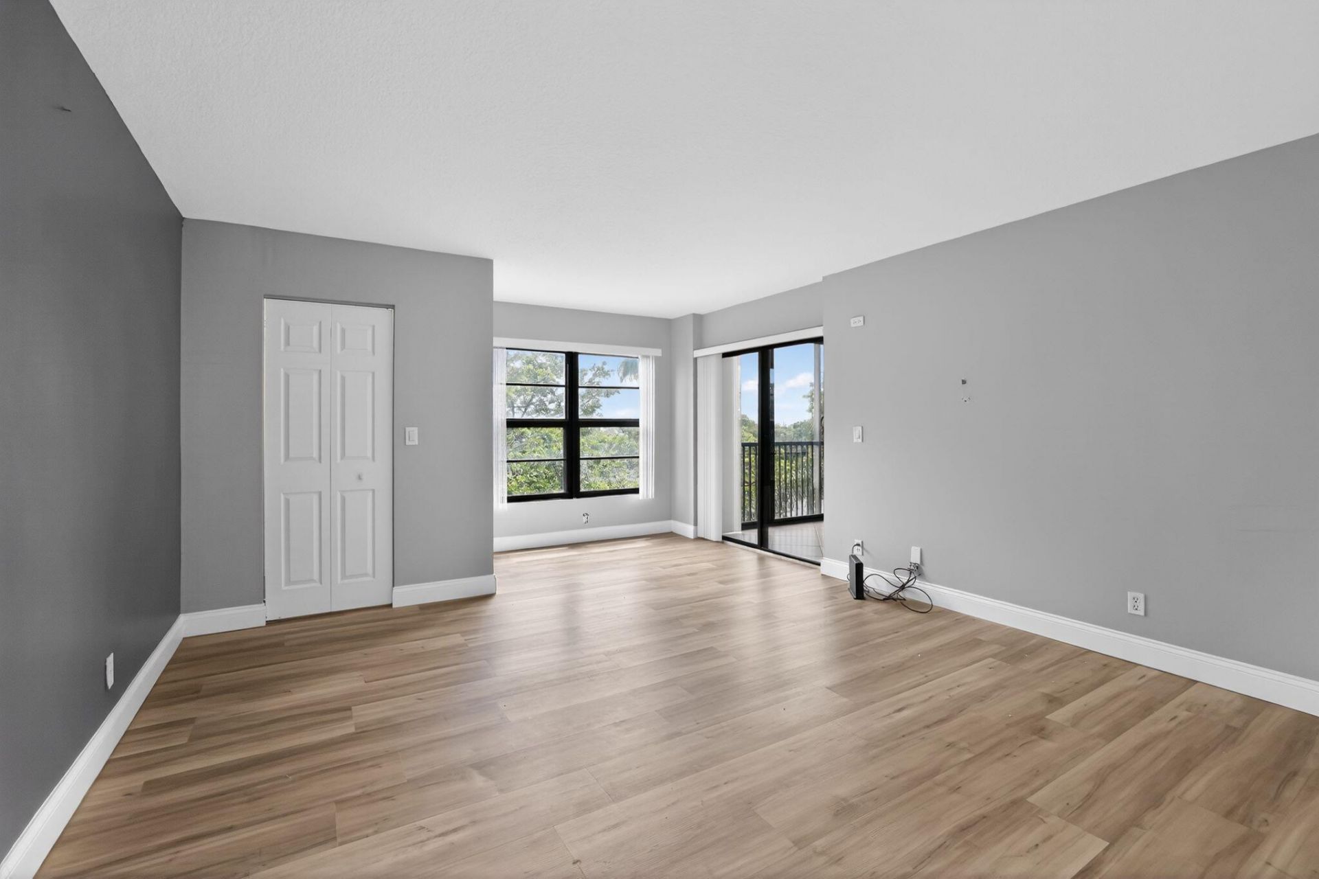 2206 S Cypress Bend Drive, Unit 401, Pompano Beach, FL 33069 Photo