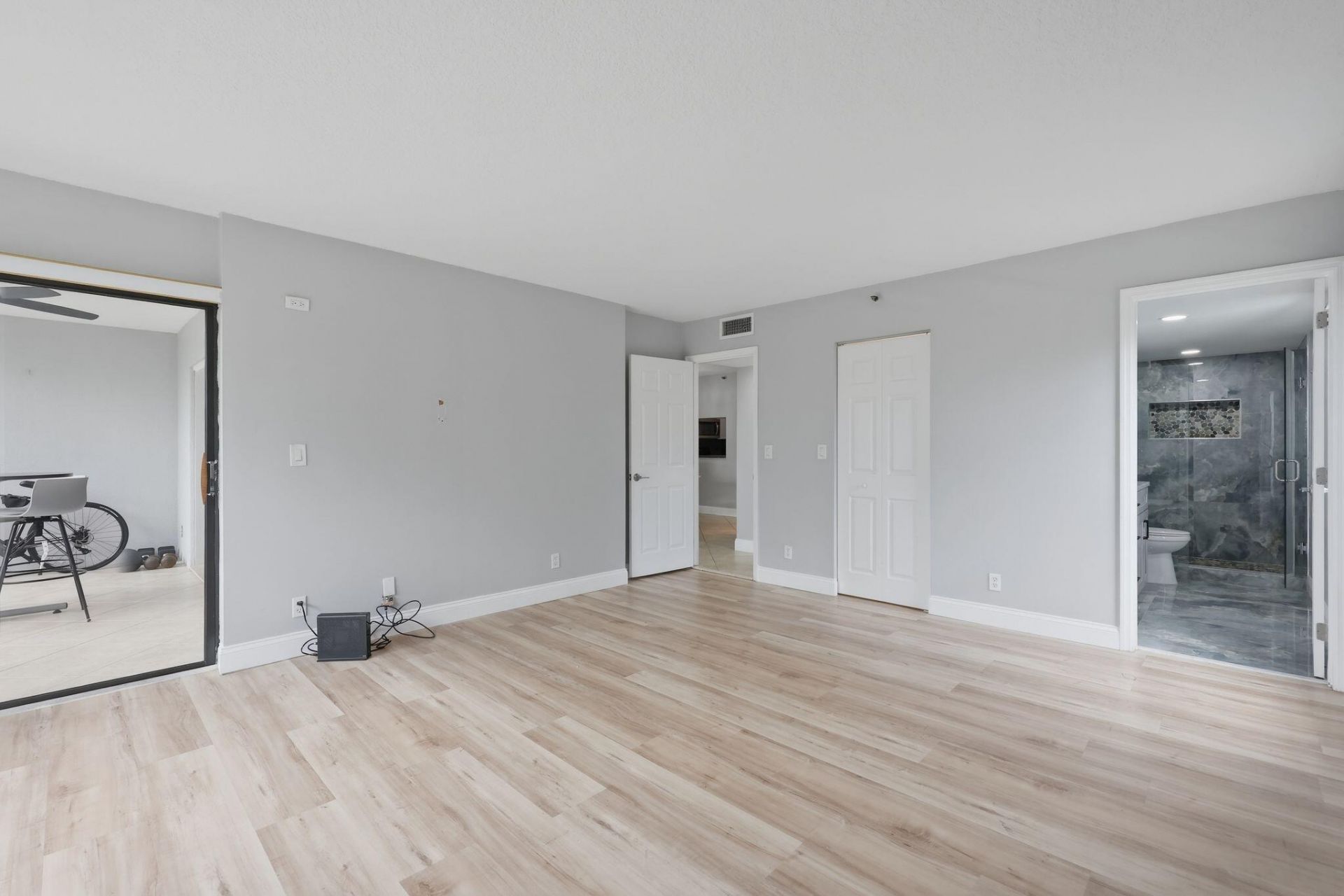 2206 S Cypress Bend Drive, Unit 401, Pompano Beach, FL 33069 Photo