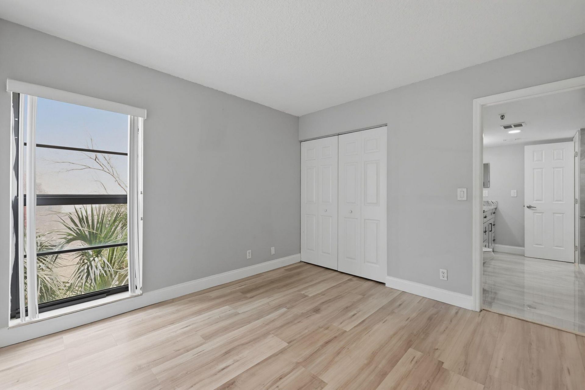 2206 S Cypress Bend Drive, Unit 401, Pompano Beach, FL 33069 Photo