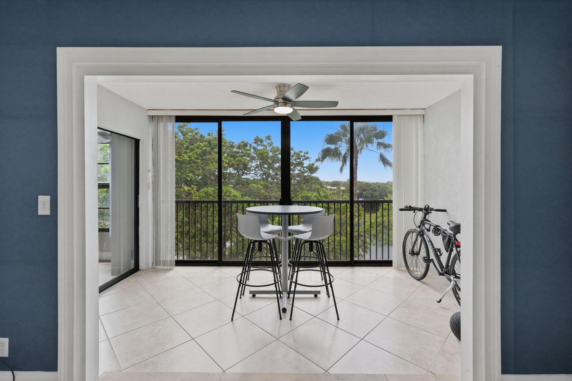 2206 S Cypress Bend Drive, Unit 401, Pompano Beach, FL 33069 Photo