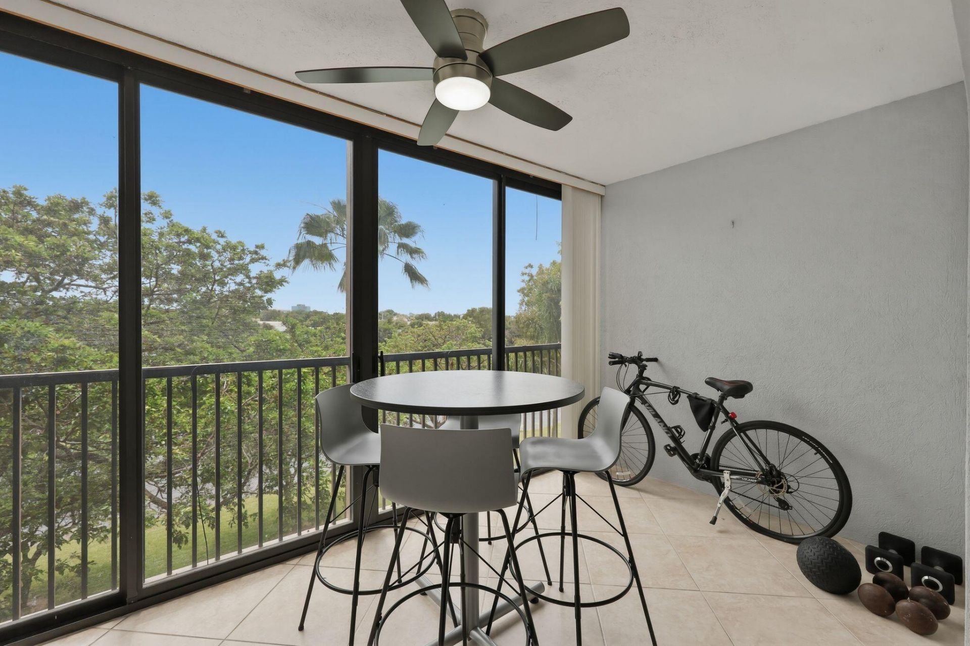 2206 S Cypress Bend Drive, Unit 401, Pompano Beach, FL 33069 Photo