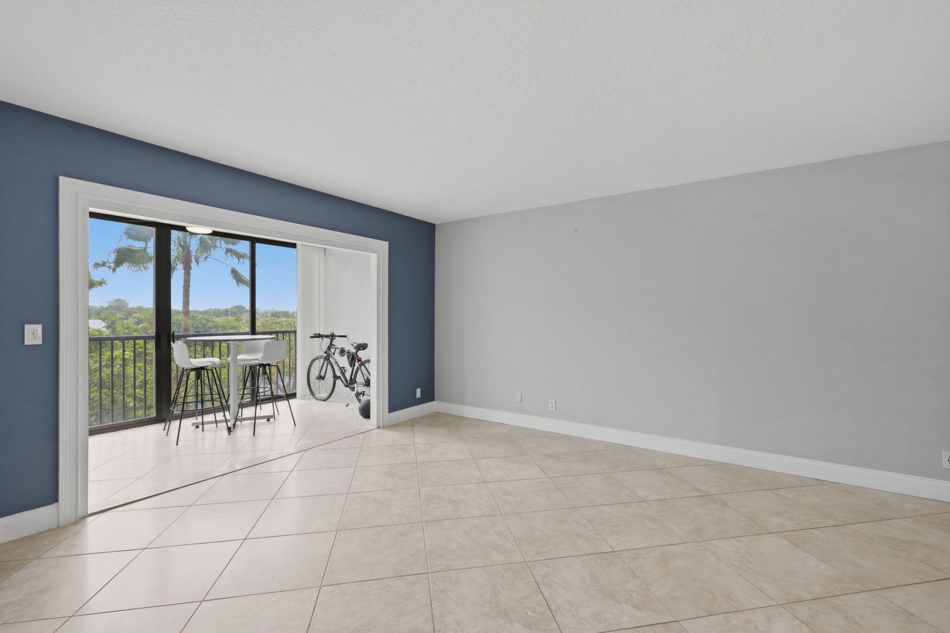 2206 S Cypress Bend Drive, Unit 401, Pompano Beach, FL 33069 Photo