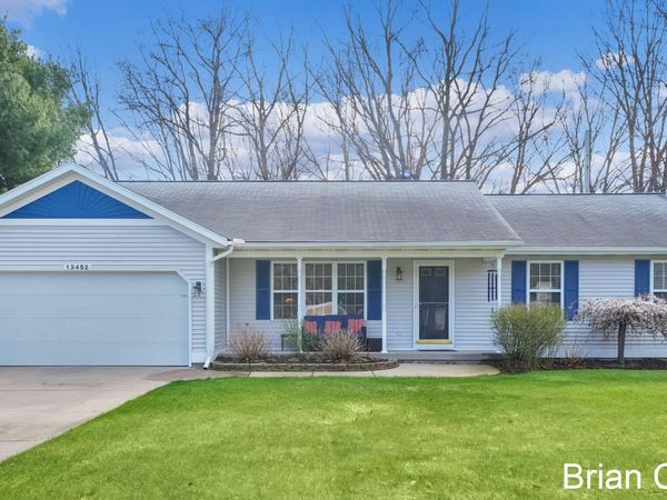 13452 152nd Avenue, Grand Haven, MI 49417