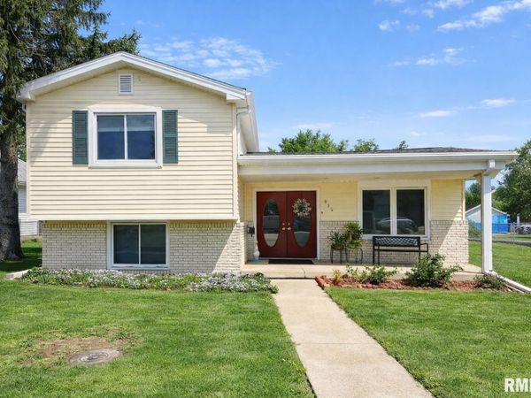 815 W ADAMS Street, Taylorville, IL 62568