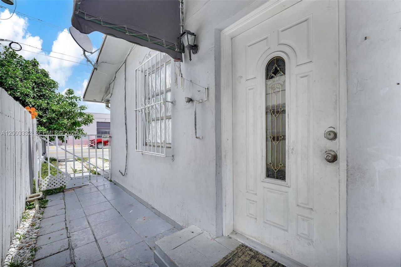 2650 W 8th Ave , Hialeah, FL 33010 Photo