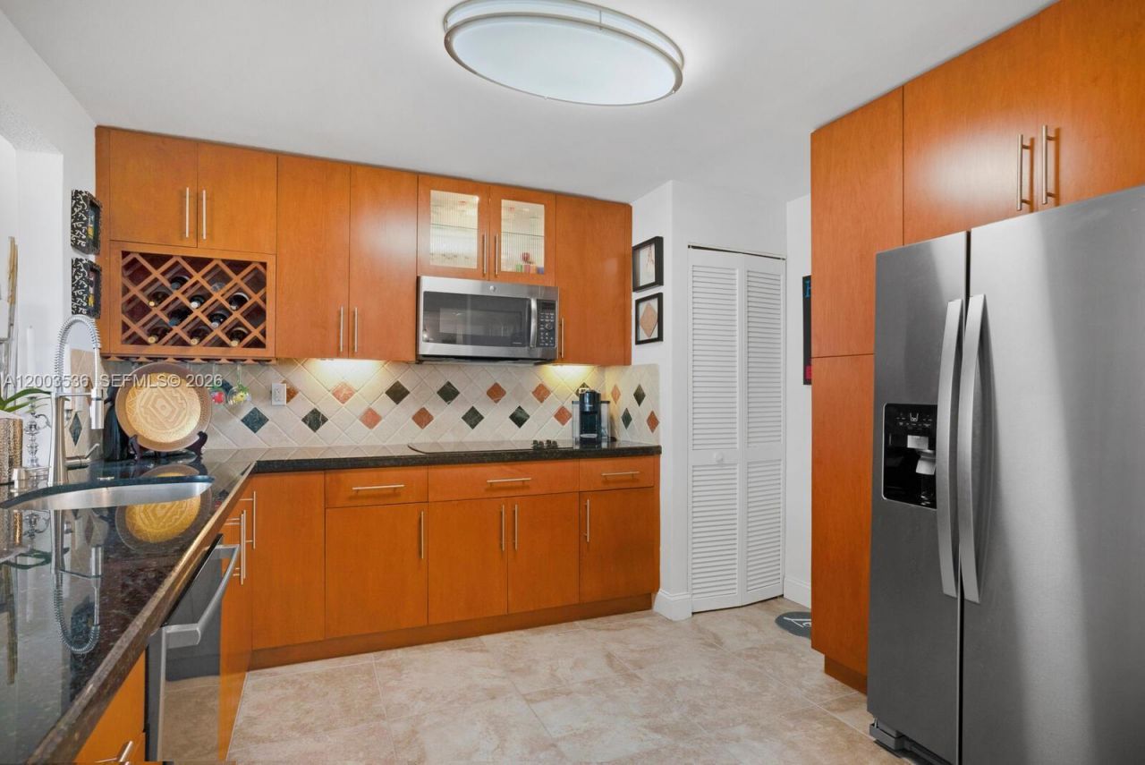 1925 Brickell Ave , Unit 1003, Miami, FL 33129 Photo