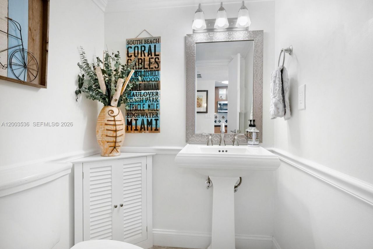 1925 Brickell Ave , Unit 1003, Miami, FL 33129 Photo