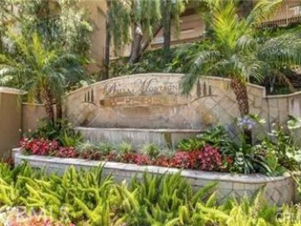 5220 Premiere Hills Circle , Woodland Hills, CA 91364