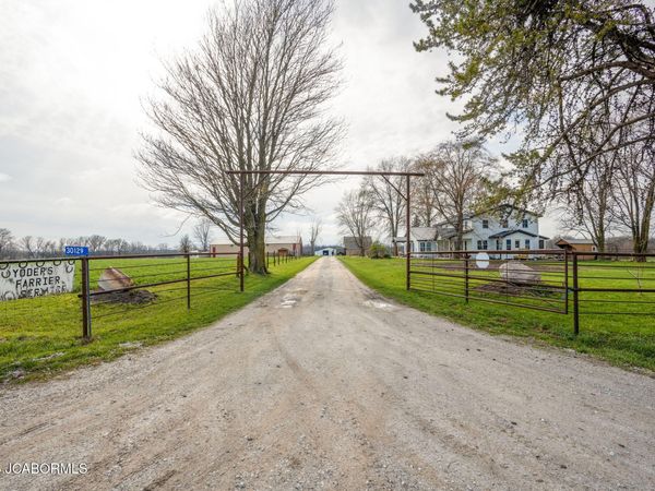 30129 GLENVIEW TRAIL, La Plata, MO 63549