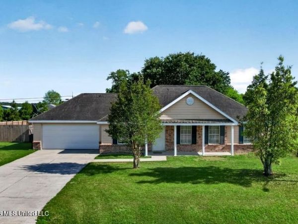 4 Arbor Bend Drive, Picayune, MS 39466