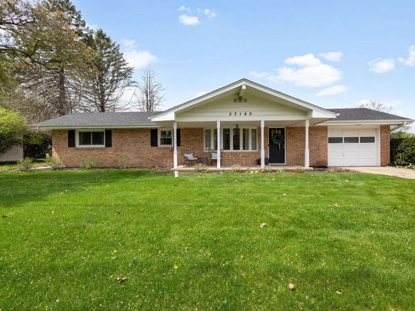 53145 Oakton Drive, South Bend, IN 46637