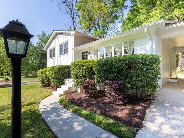 1530 Barberry Court , Charlotte, NC 28211