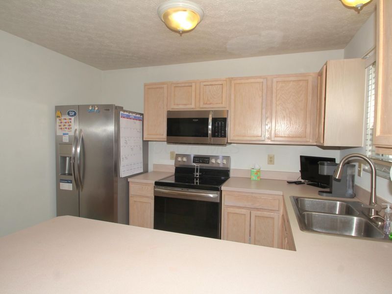 3399 Mautino Drive, Columbus, OH 43231 Photo 7