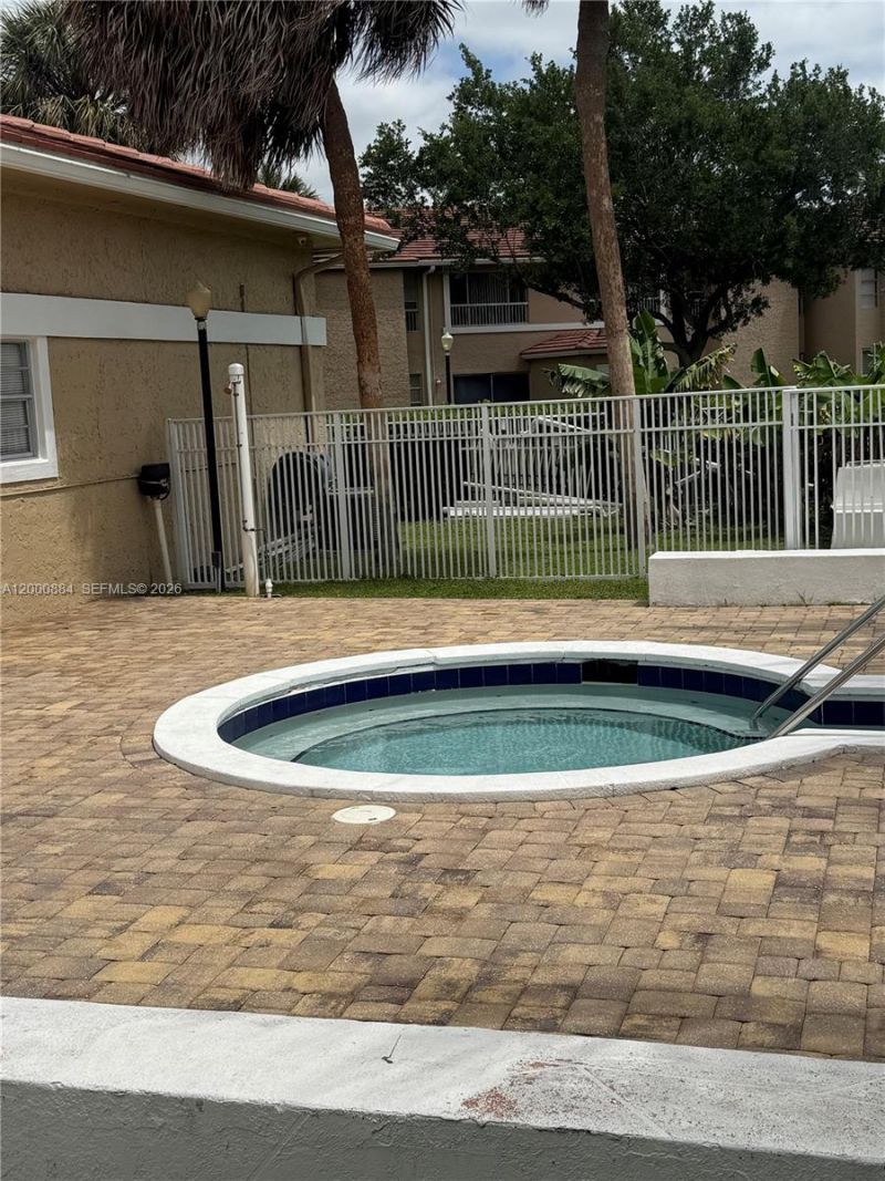 10228 Twin Lakes Dr , Unit 16-E, Coral Springs, FL 33071 Photo