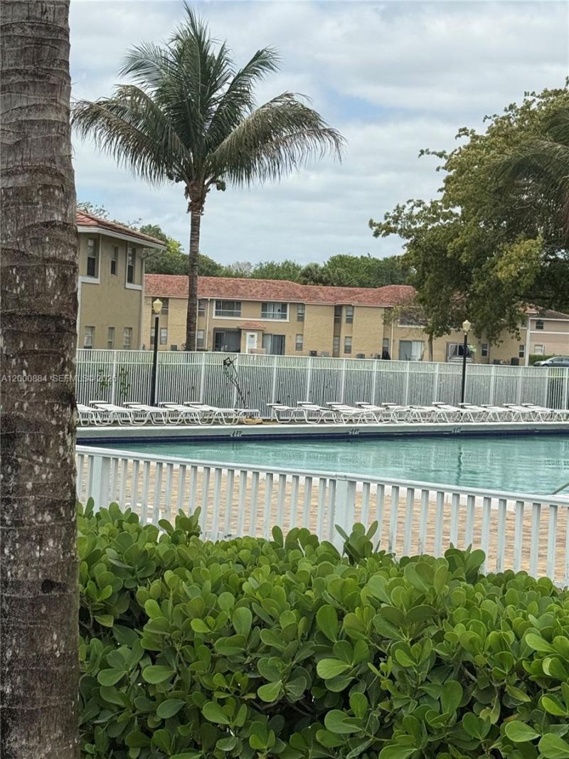 10228 Twin Lakes Dr , Unit 16-E, Coral Springs, FL 33071 Photo