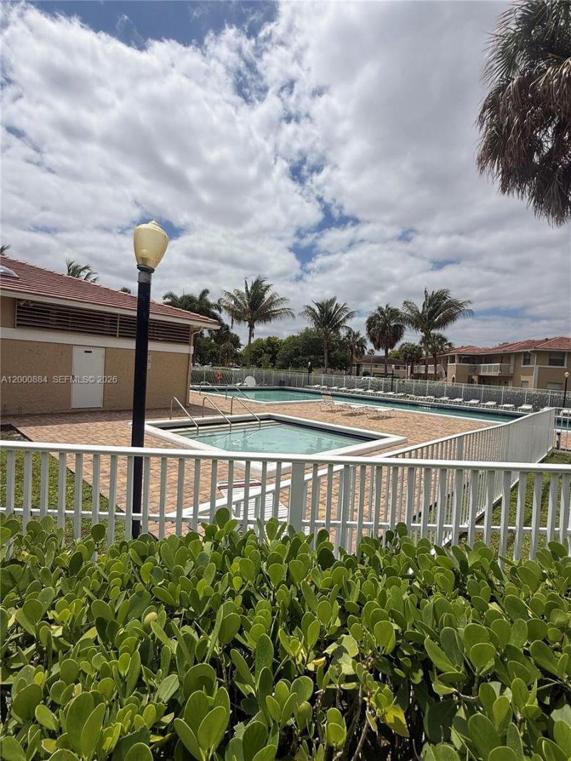 10228 Twin Lakes Dr , Unit 16-E, Coral Springs, FL 33071 Photo