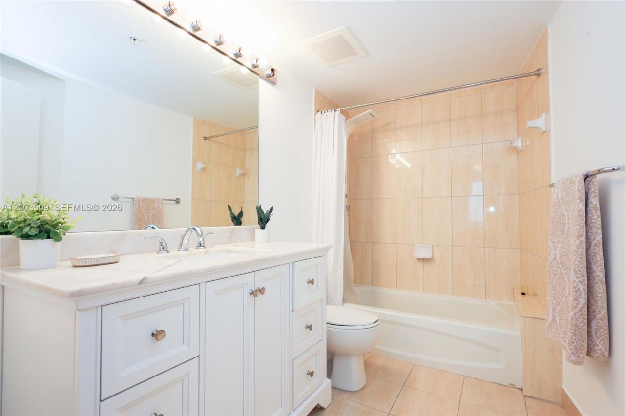 1750 N Bayshore Dr, Unit 4601, Miami, FL 33132 Photo
