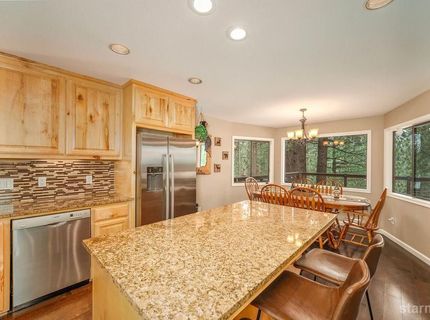 1641 Crystal Air Drive, South Lake Tahoe, CA 96150 Photo