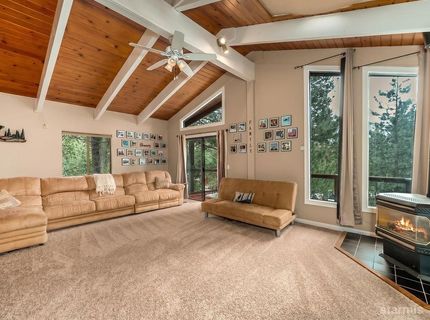 1641 Crystal Air Drive, South Lake Tahoe, CA 96150 Photo