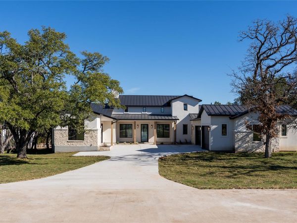 129 Bryce LN, Dripping Springs, TX 78620