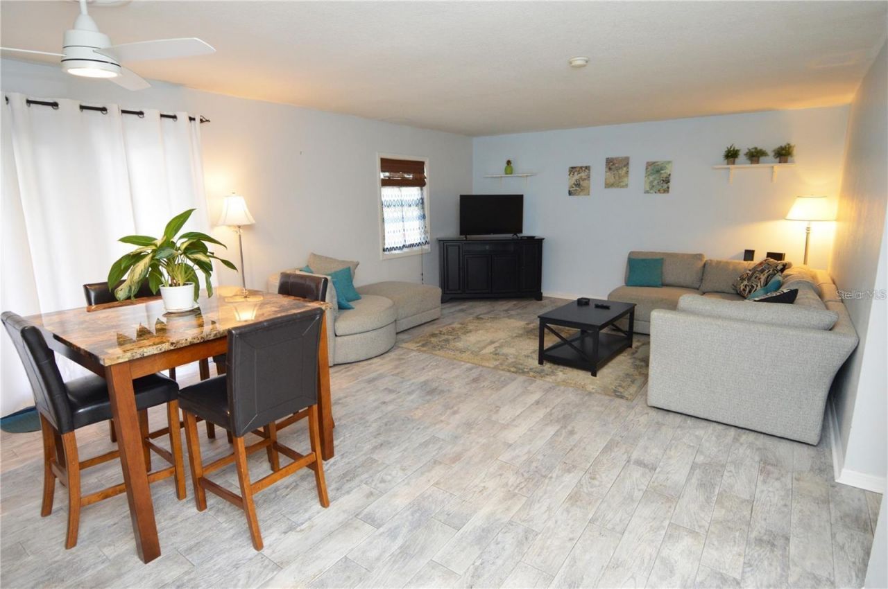 3873 Pompano Drive Se, Unit B, Saint Petersburg, FL 33705 Photo