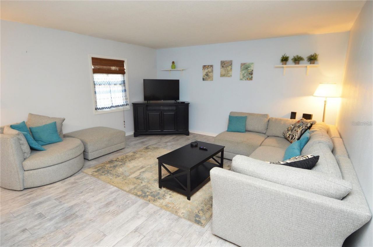 3873 Pompano Drive Se, Unit B, Saint Petersburg, FL 33705 Photo