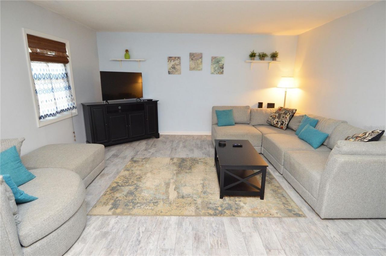 3873 Pompano Drive Se, Unit B, Saint Petersburg, FL 33705 Photo