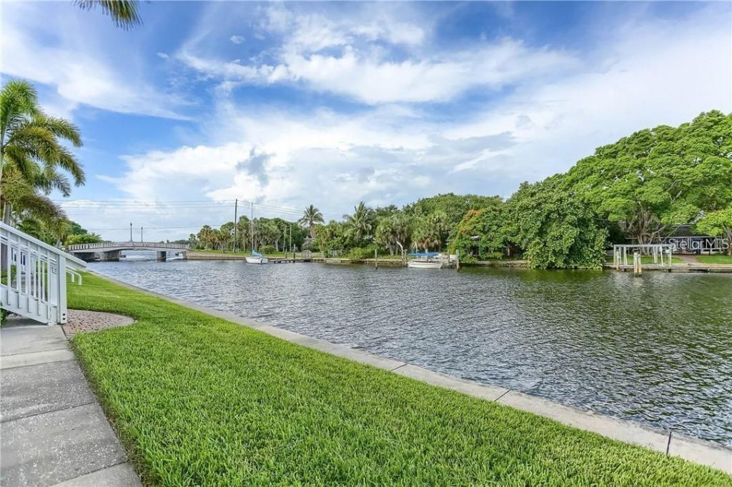 3873 Pompano Drive Se, Unit B, Saint Petersburg, FL 33705 Photo