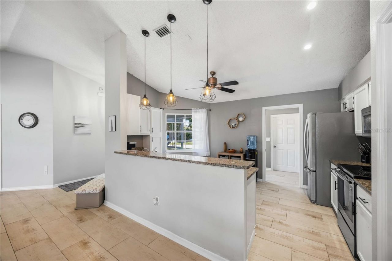 4851 Hamlets Grove Drive , Sarasota, FL 34235 Photo