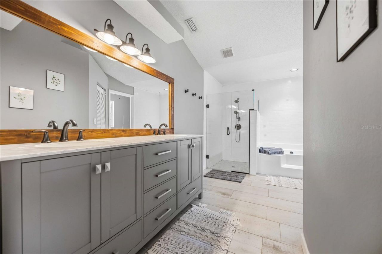 4851 Hamlets Grove Drive , Sarasota, FL 34235 Photo