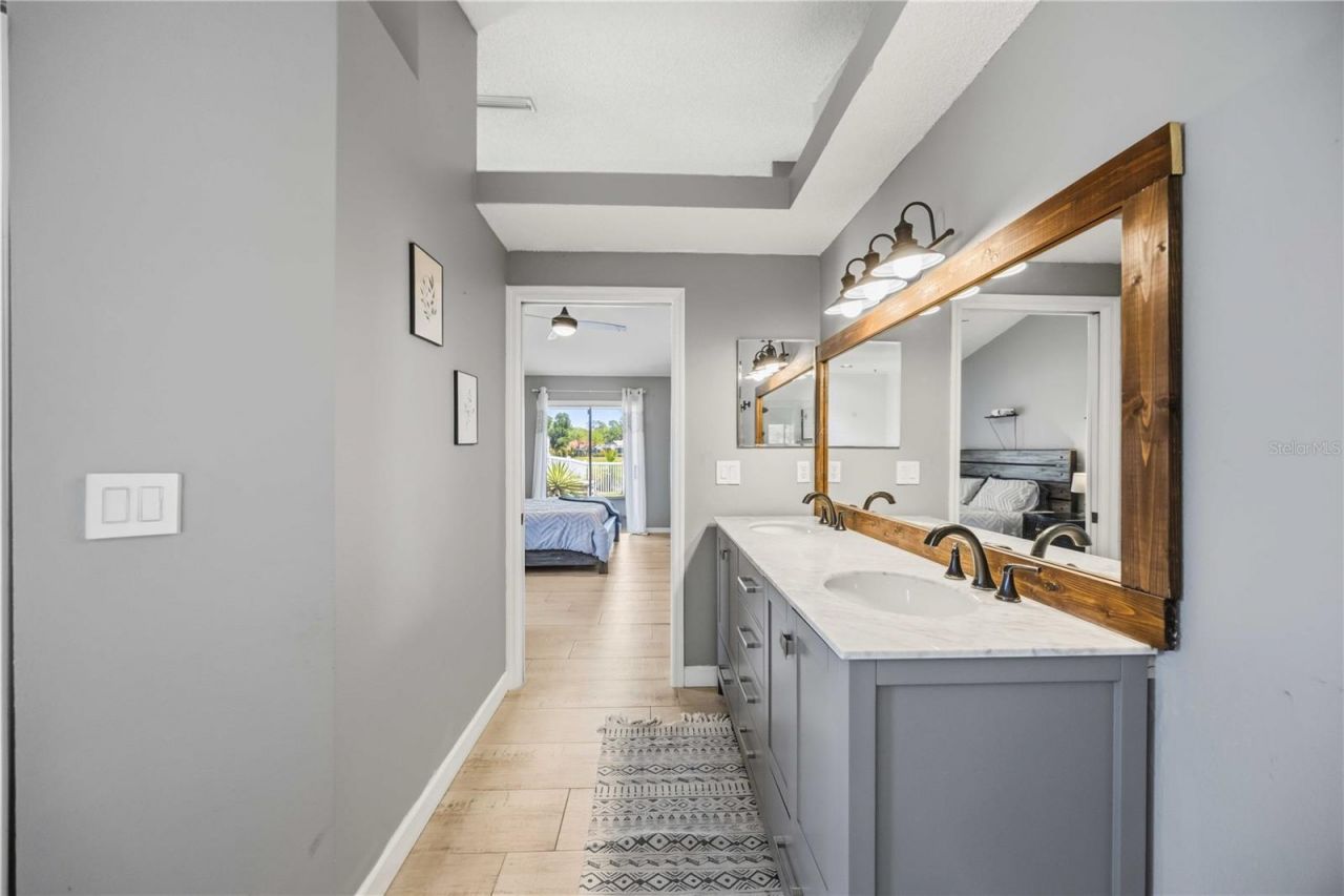 4851 Hamlets Grove Drive , Sarasota, FL 34235 Photo