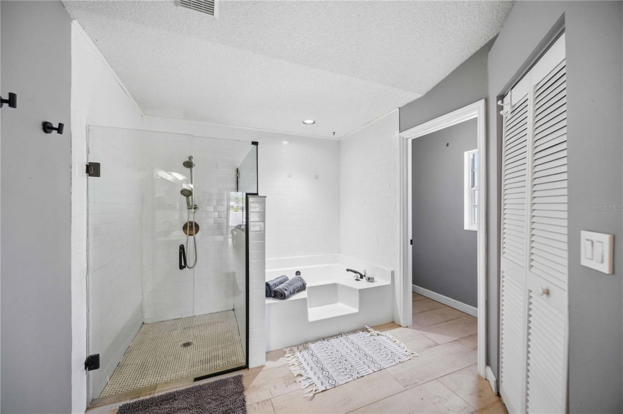 4851 Hamlets Grove Drive , Sarasota, FL 34235 Photo