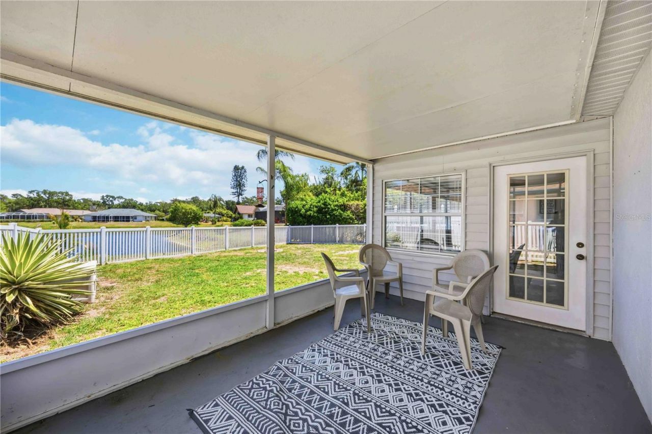 4851 Hamlets Grove Drive , Sarasota, FL 34235 Photo