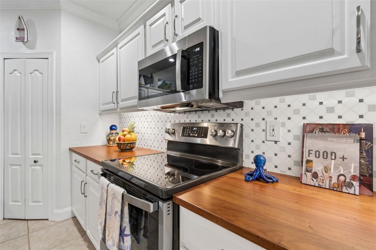 3112 Oyster Bayou Way , Clearwater, FL 33759 Photo