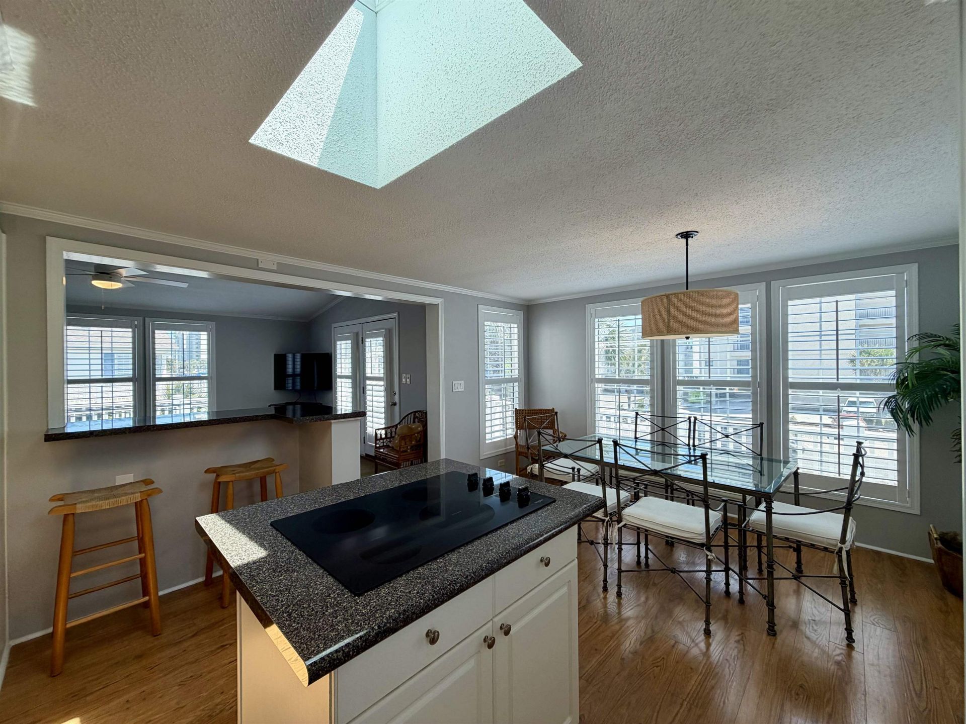 1770 Mason Circle  Photo 6