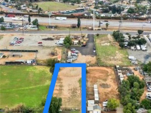 7081 Valley Way, Jurupa Valley, CA 92509