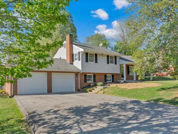 10 Chelsea DR , Roanoke, VA 24019