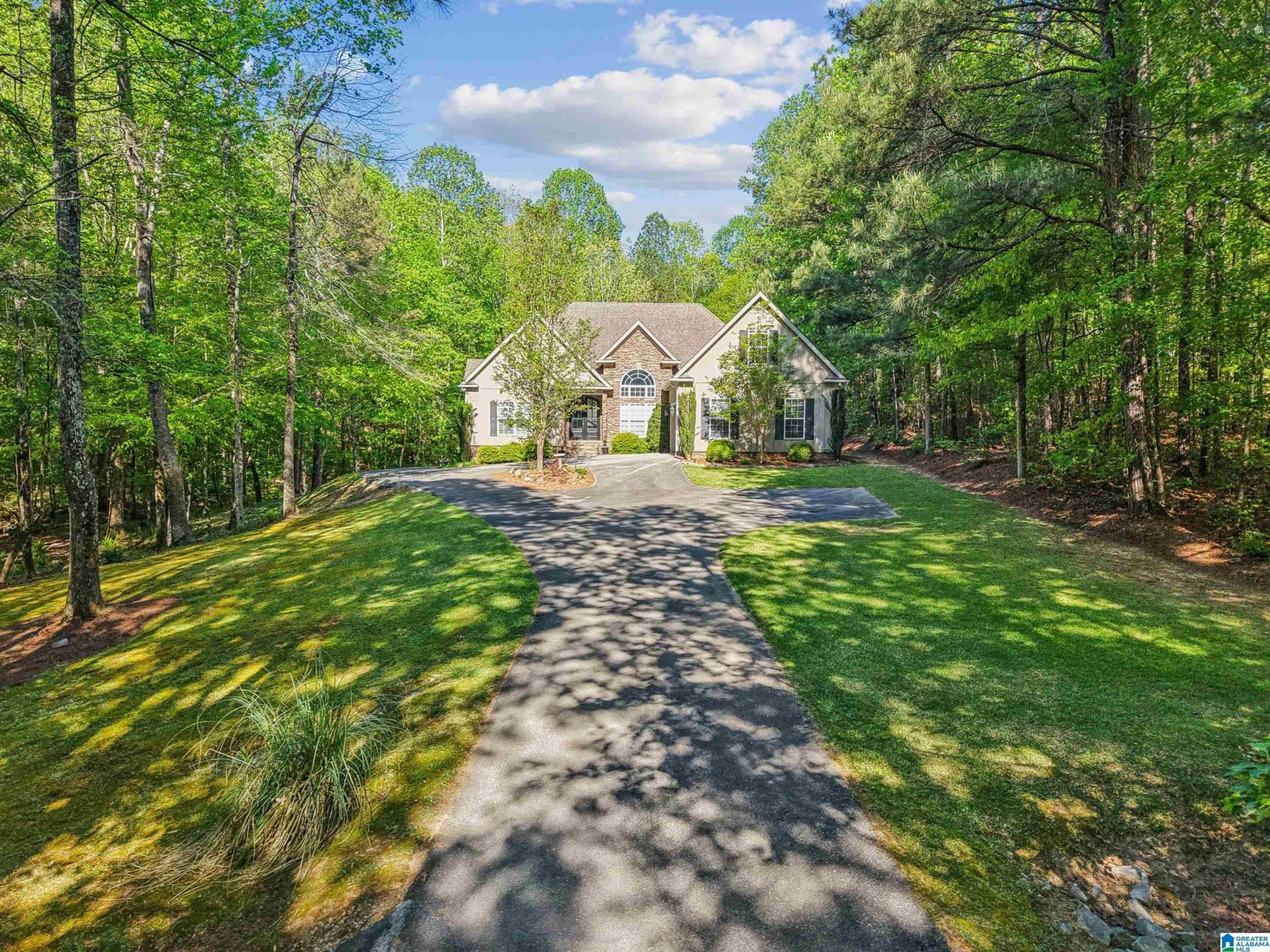910 Twin Bluffs Drive, Springville, AL 35120 Main Photo