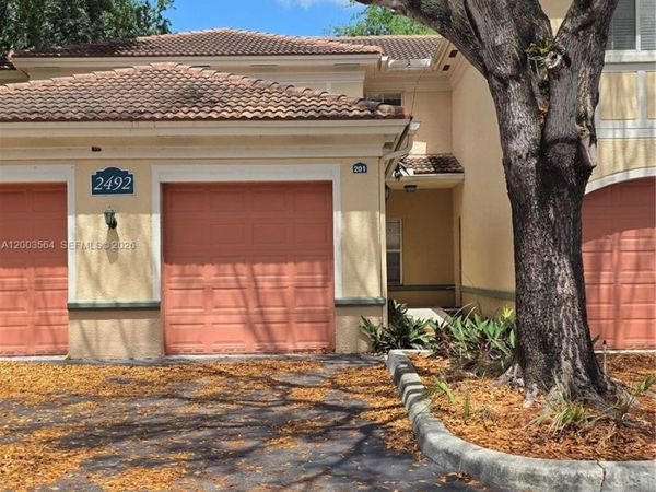 2492 Centergate Dr, Unit 201, Miramar, FL 33025