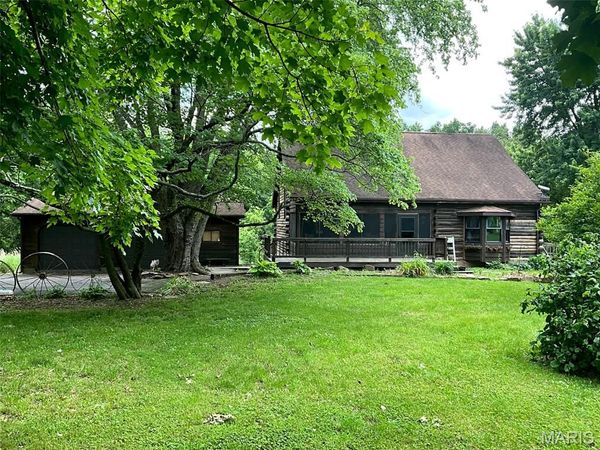 882 Plant School Avenue , Greenville, IL 62246