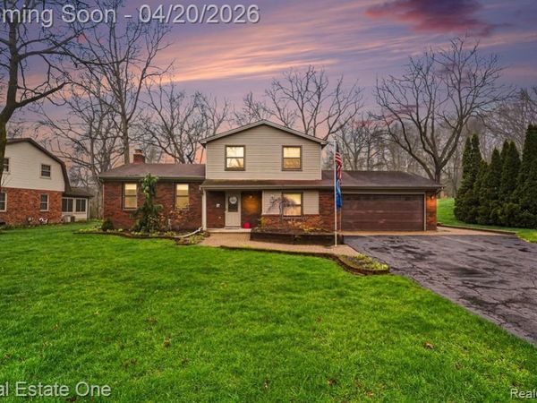 1355 Grebe Road, Highland Twp, MI 48357