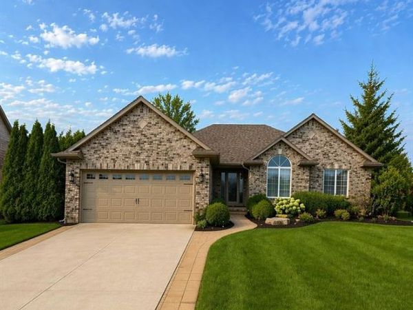 31141 White Oak Court, Chesterfield Twp, MI 48047