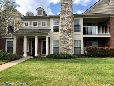 28247 OAKMONTE Circle, Lyon Twp, MI 48165