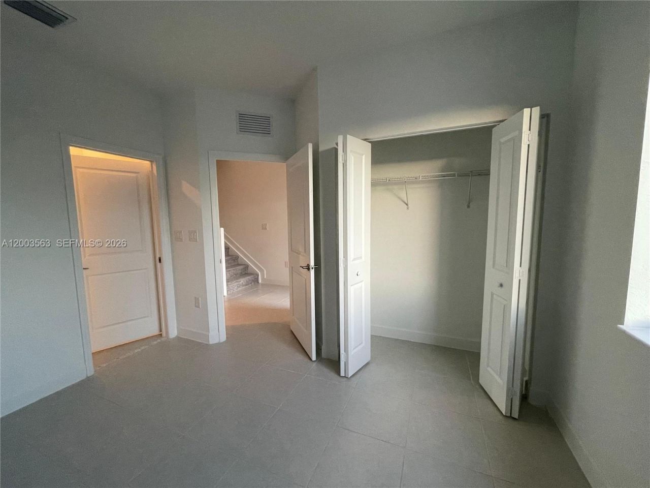 813 NE 211th St , Miami, FL 33179 Photo