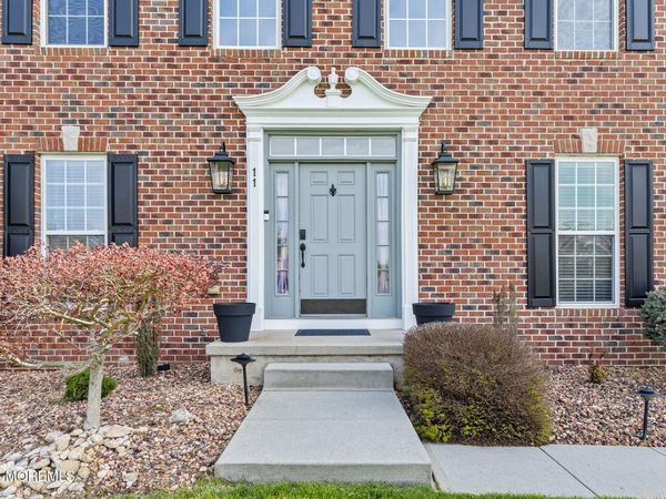11 Nicholas Court, Cream Ridge, NJ 08514