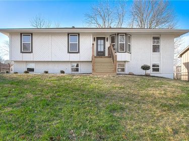 14401 NW 67th Street, Parkville, MO 64152